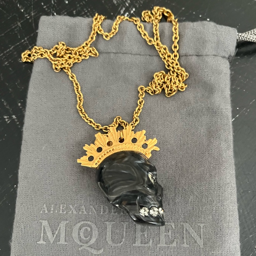 Alexander McQueen Marble Mohawk Skull Necklace - Picture 4 of 16